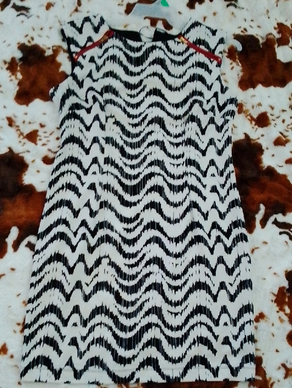 madison leigh Black and White Wave Print Shift Dress with Red Trim